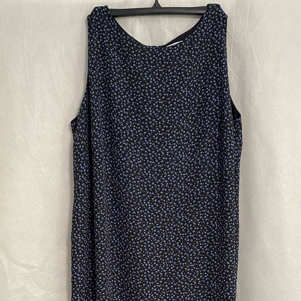 Casual Corner Annex Woman sleeveless dress.  18W. Floor length